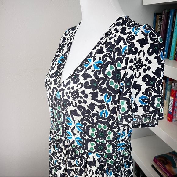 Boden blue & white v-neckk tiered maxi size 8p - Picture 6 of 15